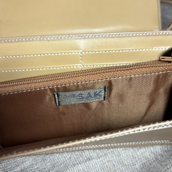 The SAK Envelope Tan Leather Small Shoulder Bag - Picture 7 of 10